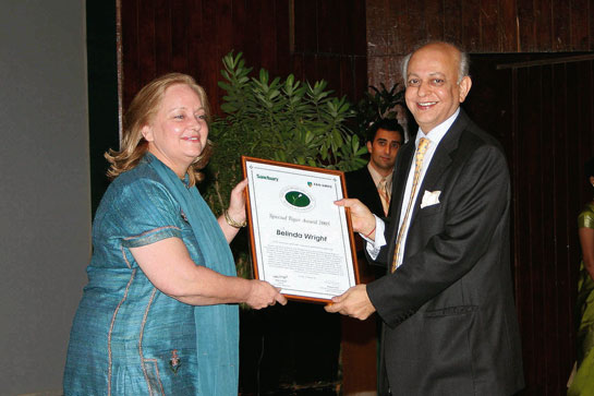 Presenting a special Sanctuary-ABN AMRO Tiger Award to Belinda Wright of the Wildlife Protection Society of India
